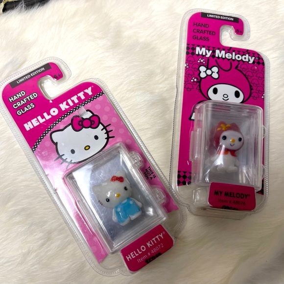 Limited Edition Glass Crafted Hello Kitty - Picture 1 of 1